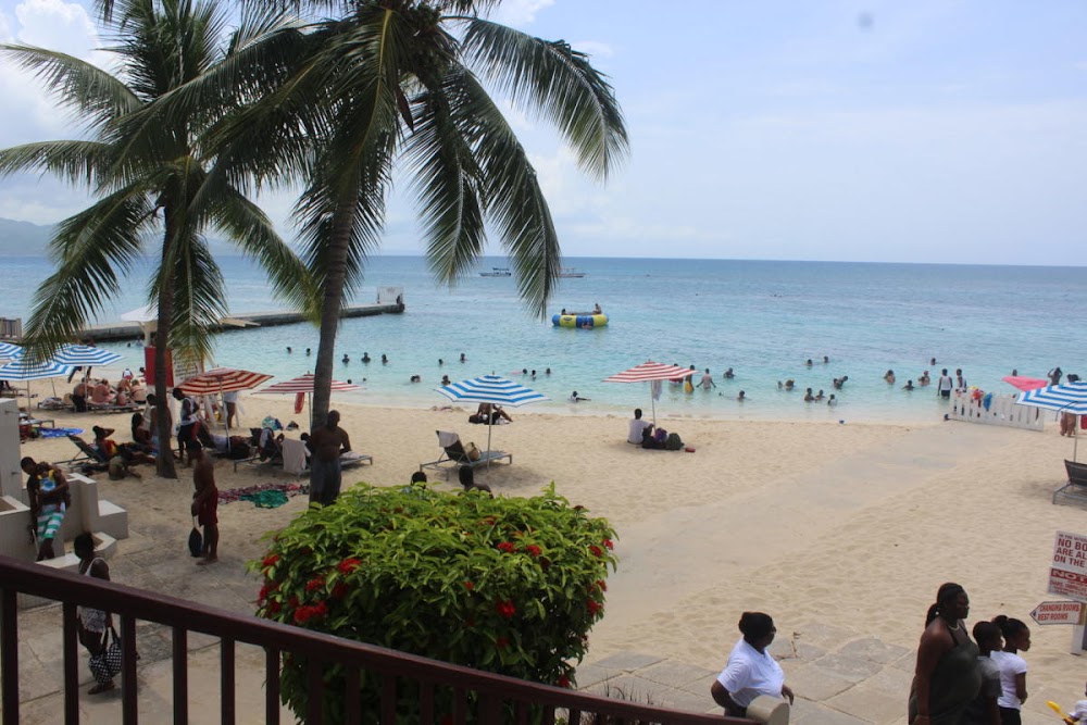 Doctor's Cave Beach